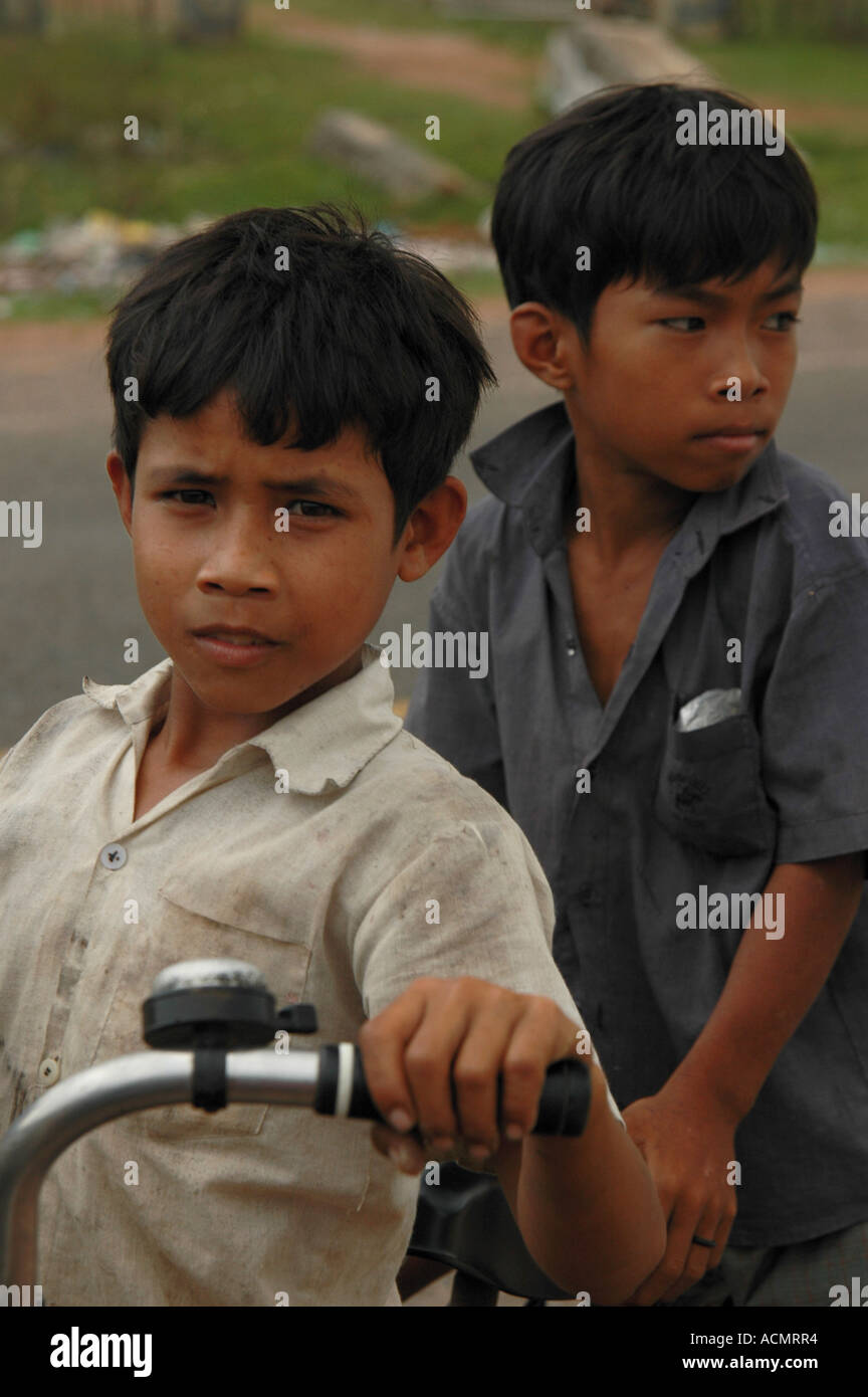 Due ragazzi cambogiano Foto Stock