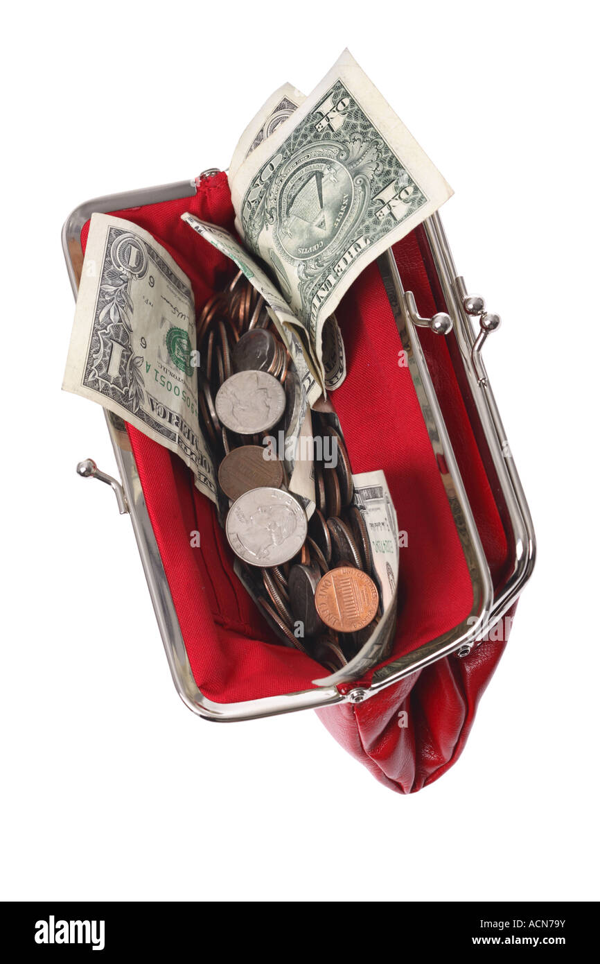 Red portamonete con denaro ritagliata su sfondo bianco Foto Stock