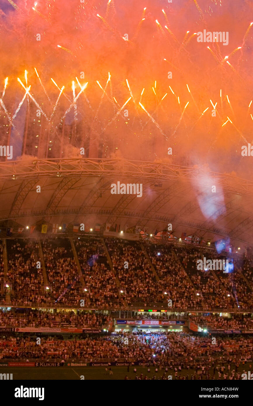 Luce di fuochi d'artificio Stadium dopo aver battuto Samoa Isole Figi per diventare campioni di Hong Kong Sevens Rugby 2007 Foto Stock