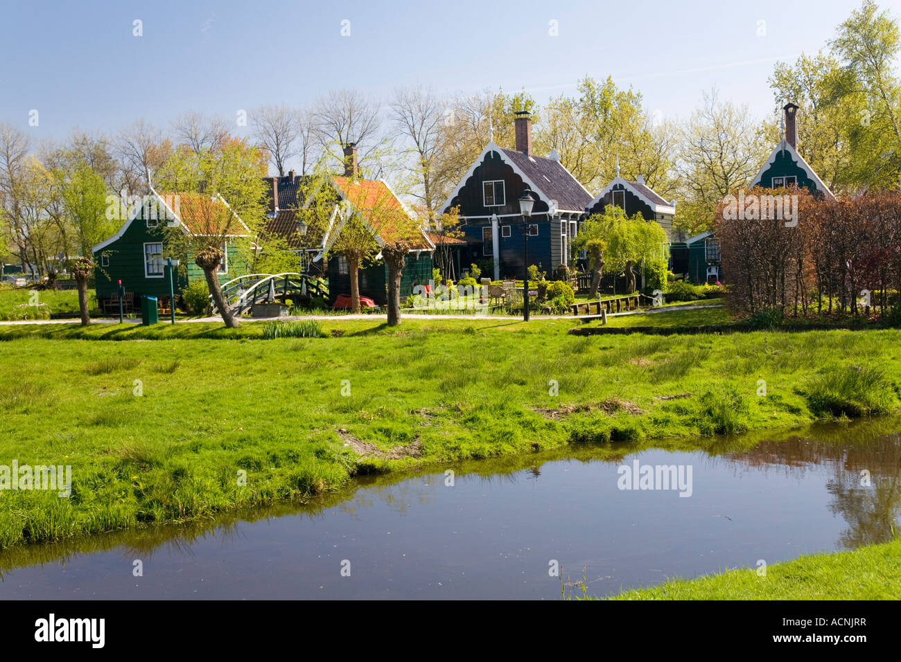 Piccolo paese olandese Village;il villaggio di De Zaanse Schans vicino ad Amsterdam in Olanda, Europa Foto Stock