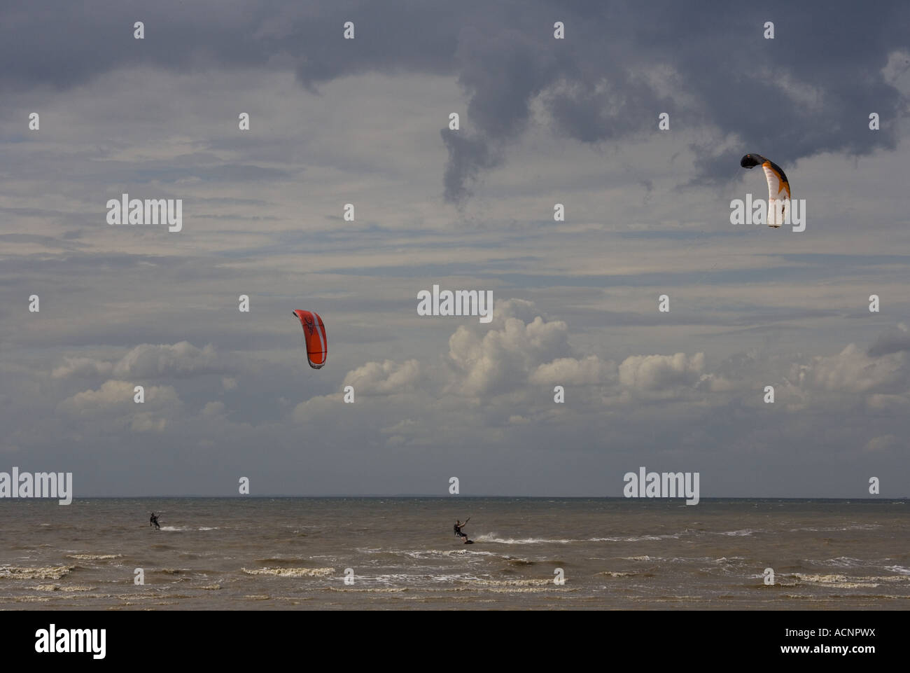 Il kite surf lavare Norfolk Luglio Foto Stock