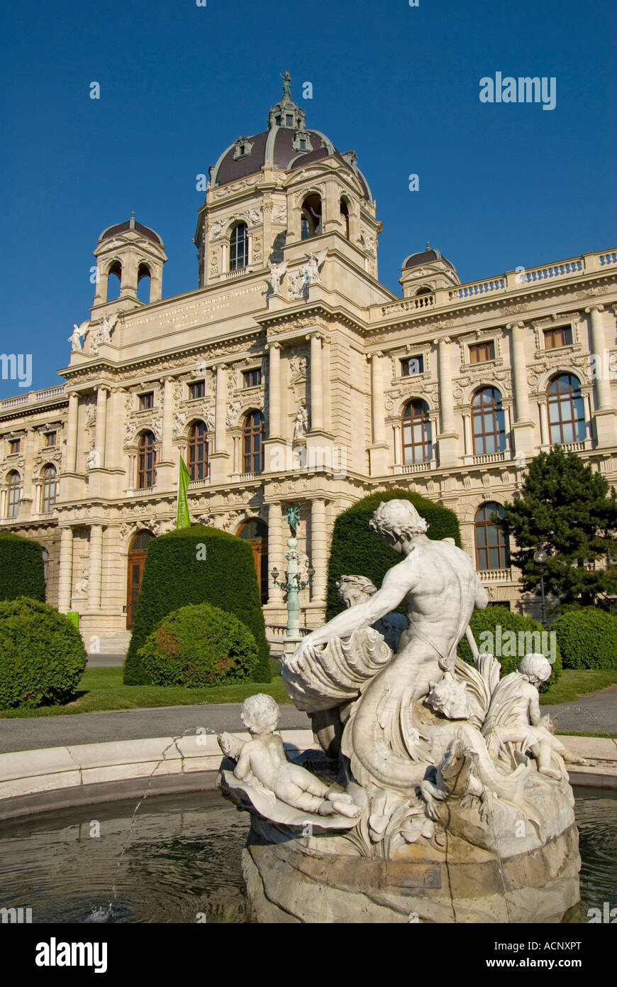 Vienna, Austria. Maria Theresien Platz. Kunsthistorisches Museum / Museo di Storia dell'arte Foto Stock