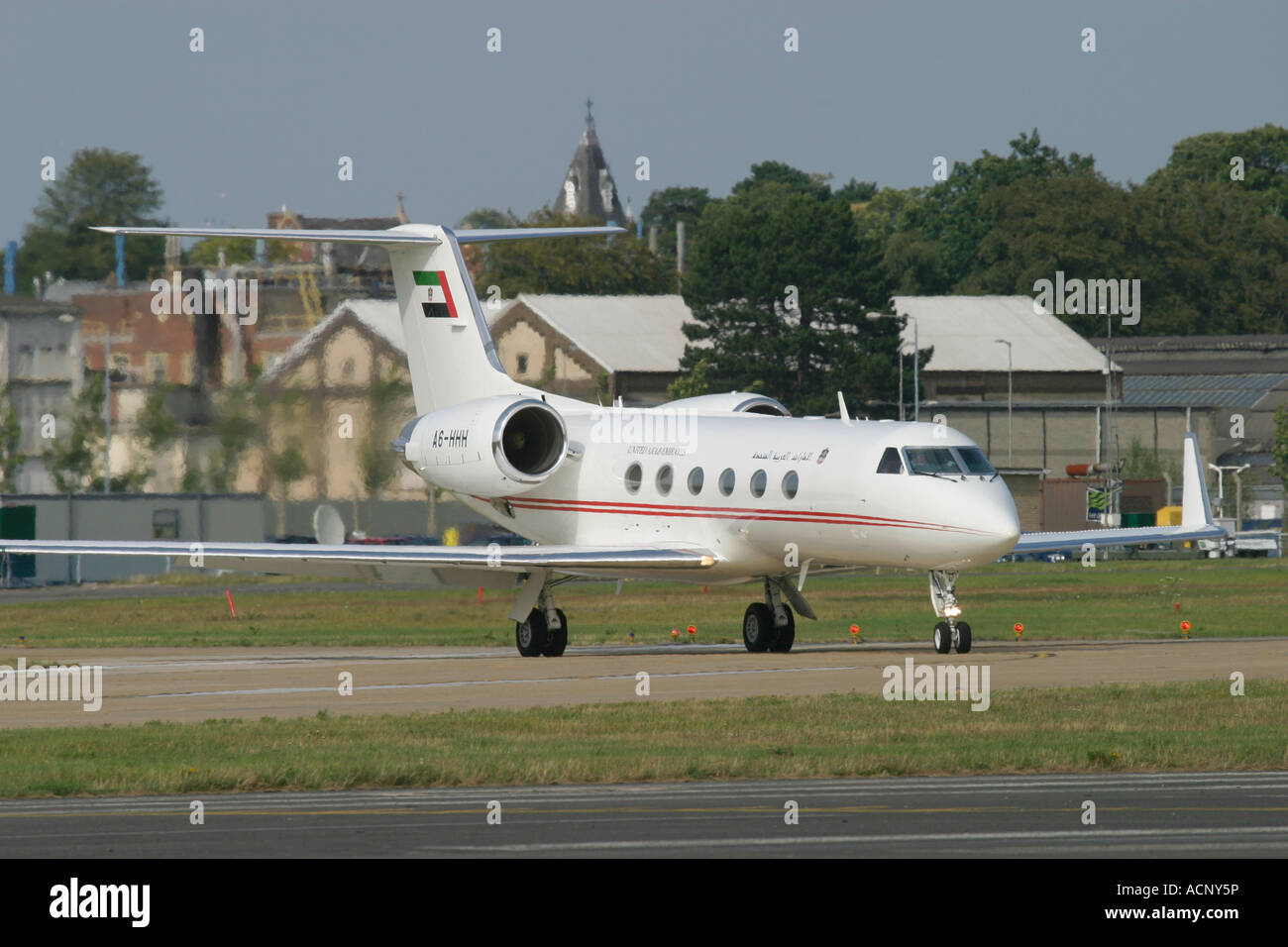 Corporate getto di Emirati Arabi Uniti Governo Gulfstream Aerospace G-IV a International Air show di Farnborough Regno Unito Inghilterra Foto Stock