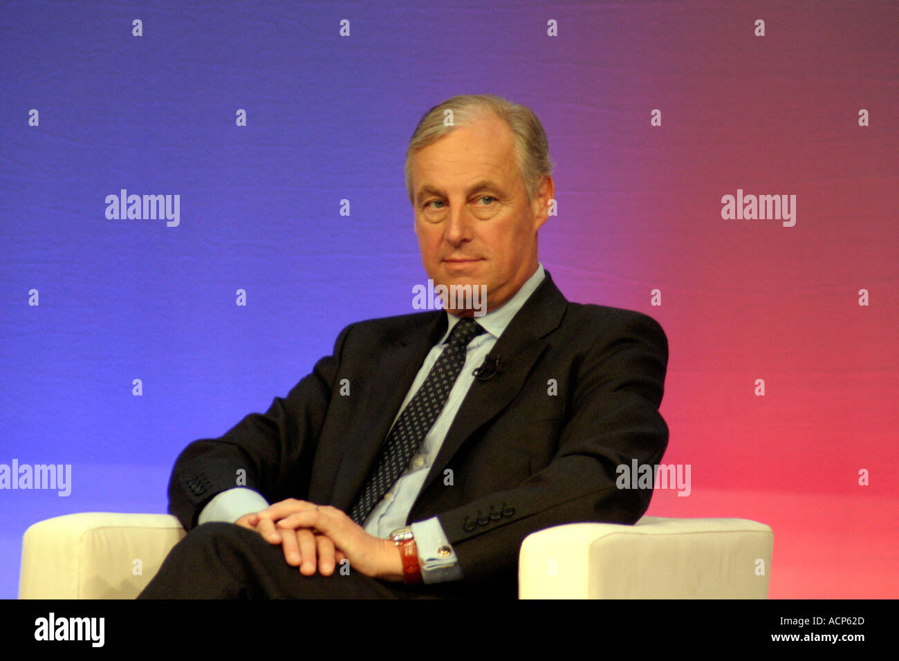 Tim yeo mp politico conservatore tory ombra ombra gabinetto del segretario di Stato per l'educazione mp per suffolk sud discorso 2004 Foto Stock