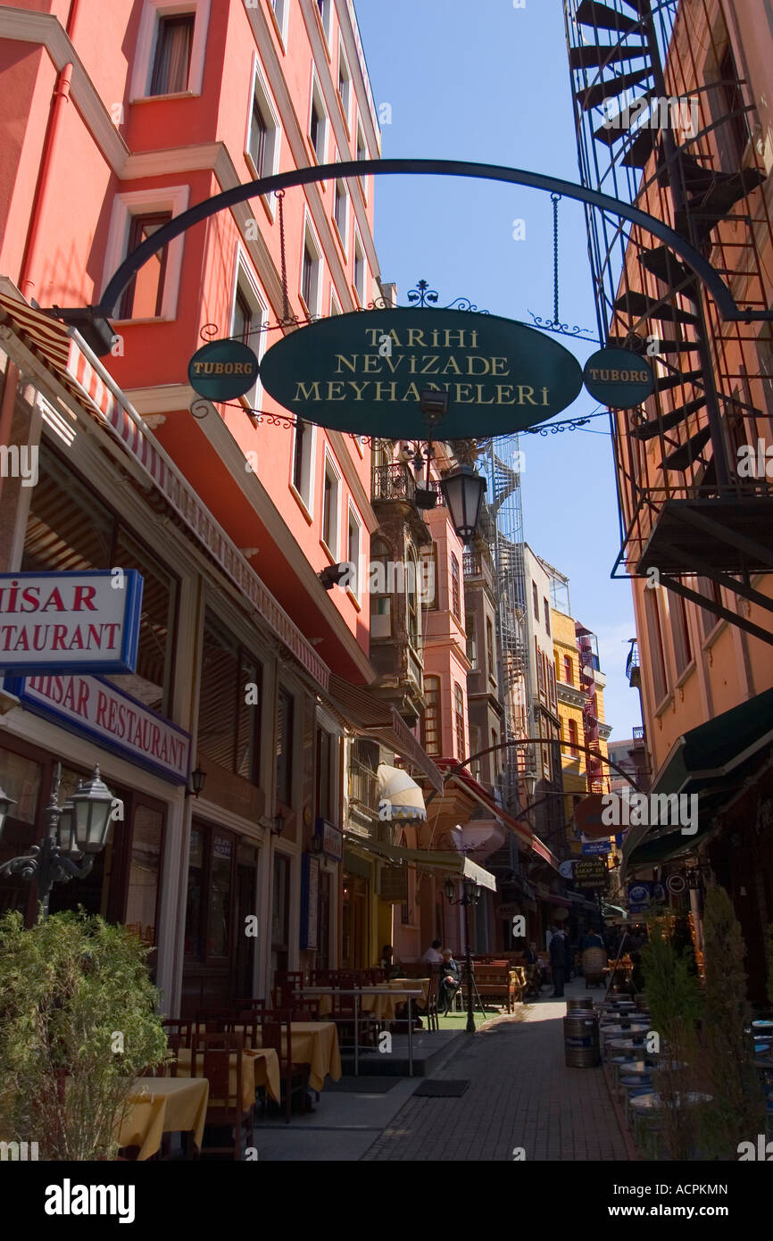 Ingresso Nevizade Street Beyoglu Istanbul 2010 Capitale europea della cultura Turchia Foto Stock