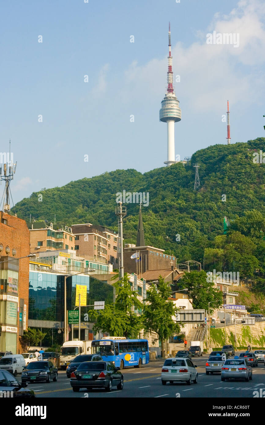 Seul di vicinato e la Torre N Seoul Seoul COREA DEL SUD Foto Stock