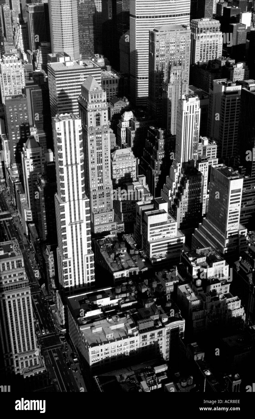 New York City vista dello skyline di New York dalla sommità dell'Empire State Building di New York STATI UNITI D'AMERICA Foto Stock