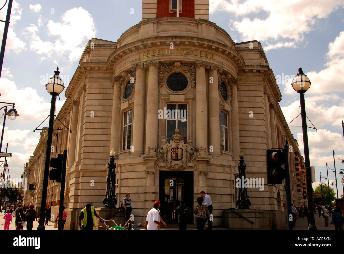 Vista generale del Consiglio di Lambeth Town Hall, Brixton, Londra, Regno Unito. Foto Stock
