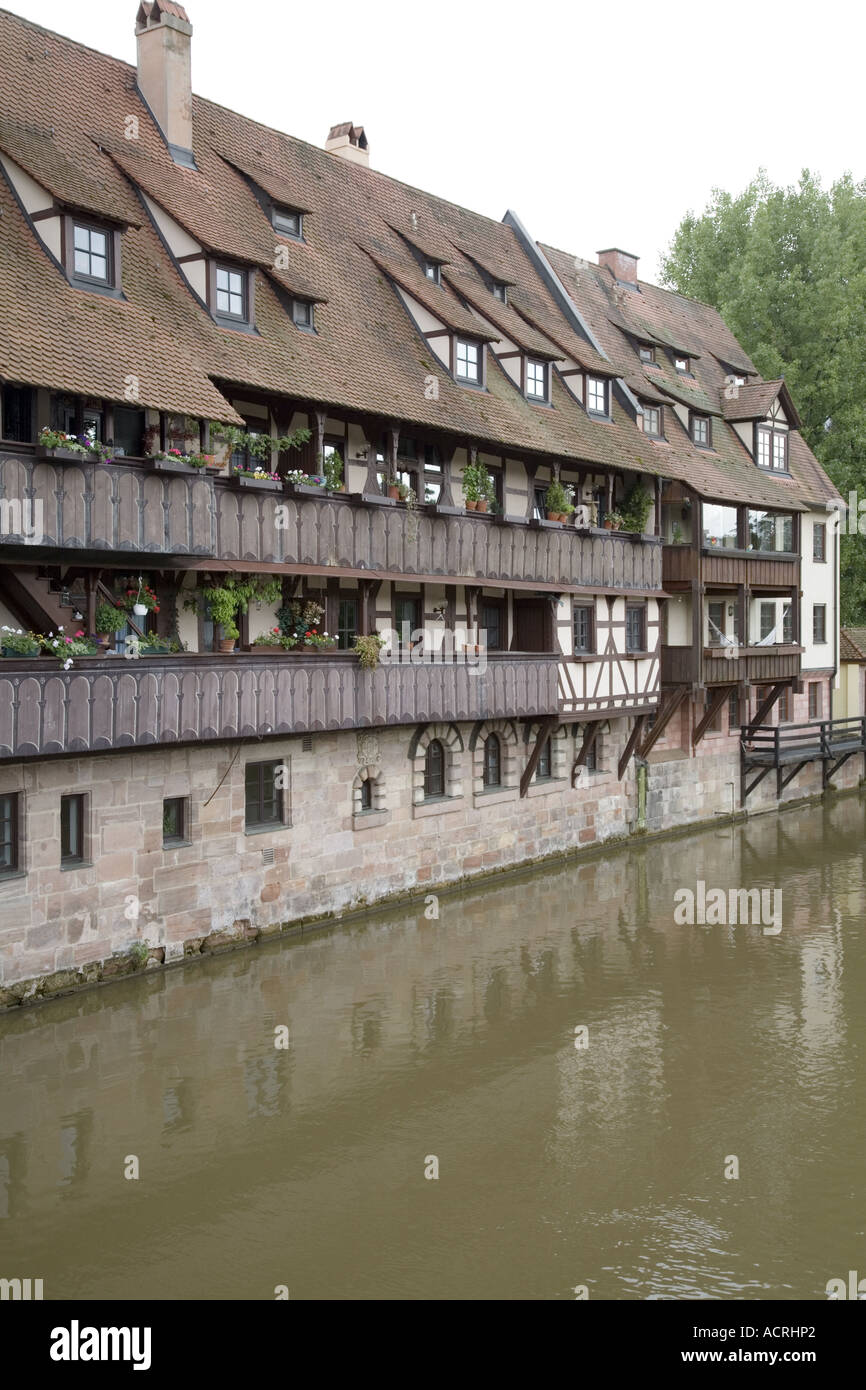 Edifici di fronte mare e fiume Pegnitz, Norimberga, Germania Foto Stock