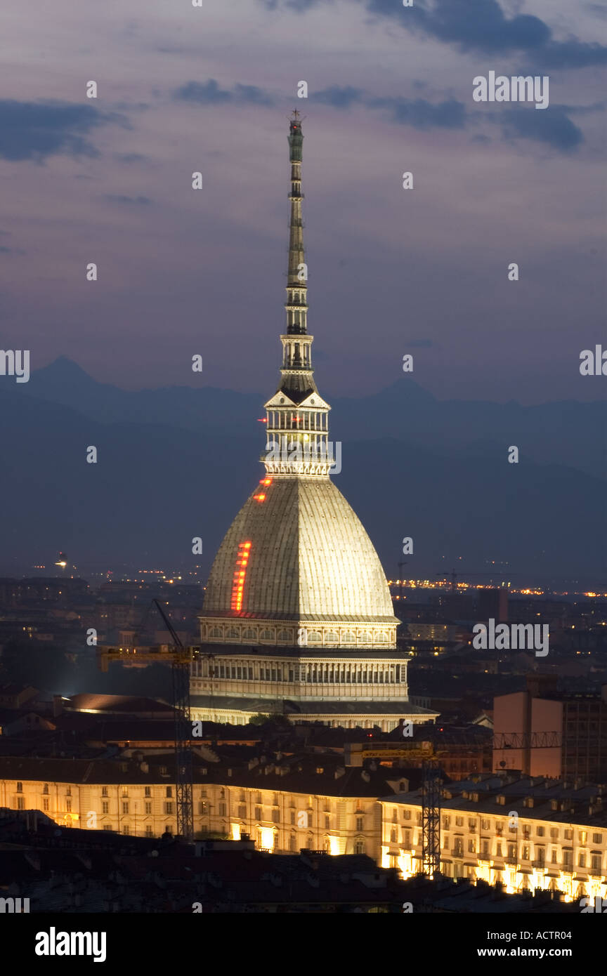 Torino Torino Piemonte Italia in vista della città con la Mole Antonelliana dal Monte dei Cappuccini Foto Stock