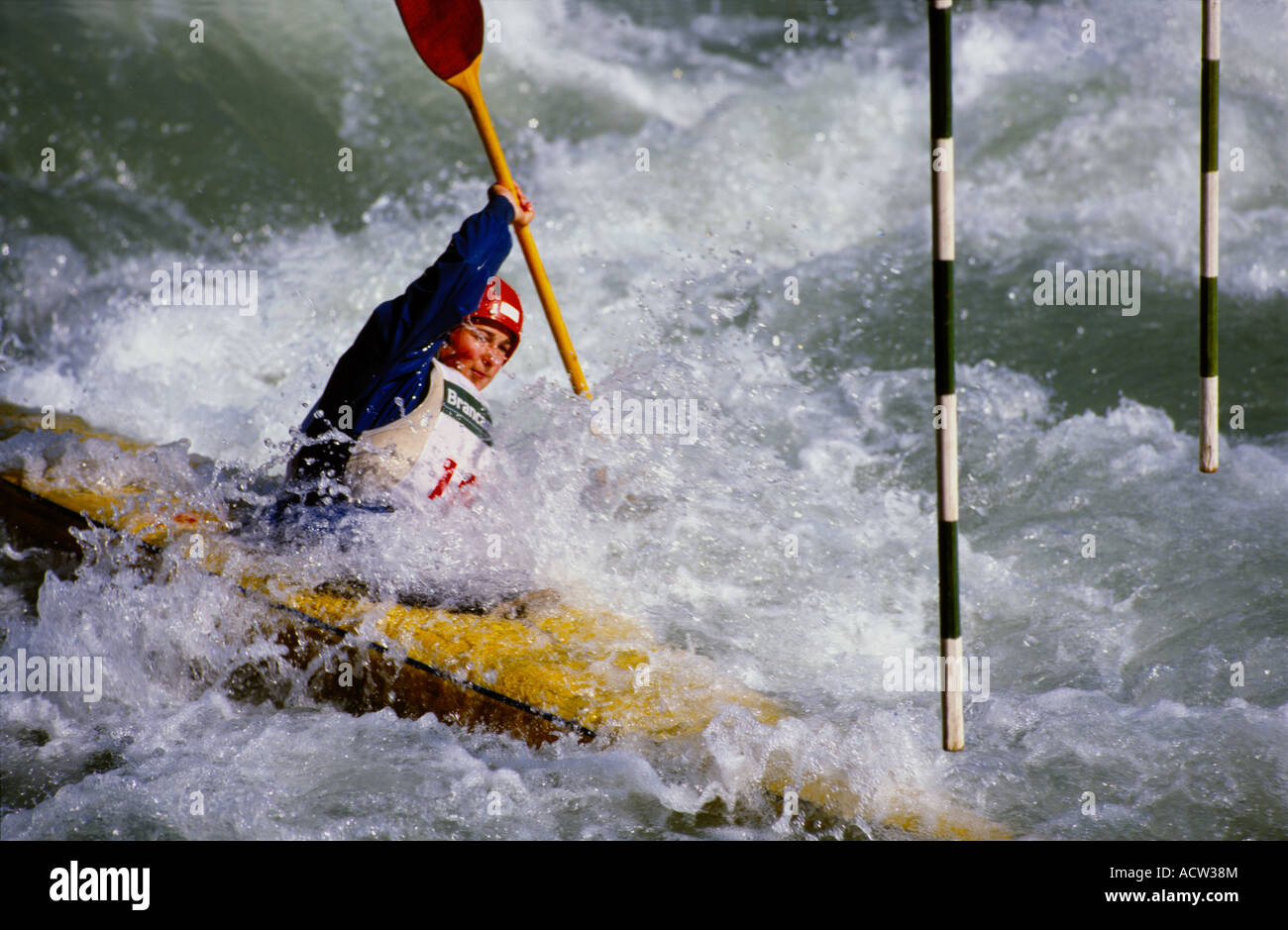 Canoa Slalom concorrenza sul torrente Noce .Valdisole. Foto Stock
