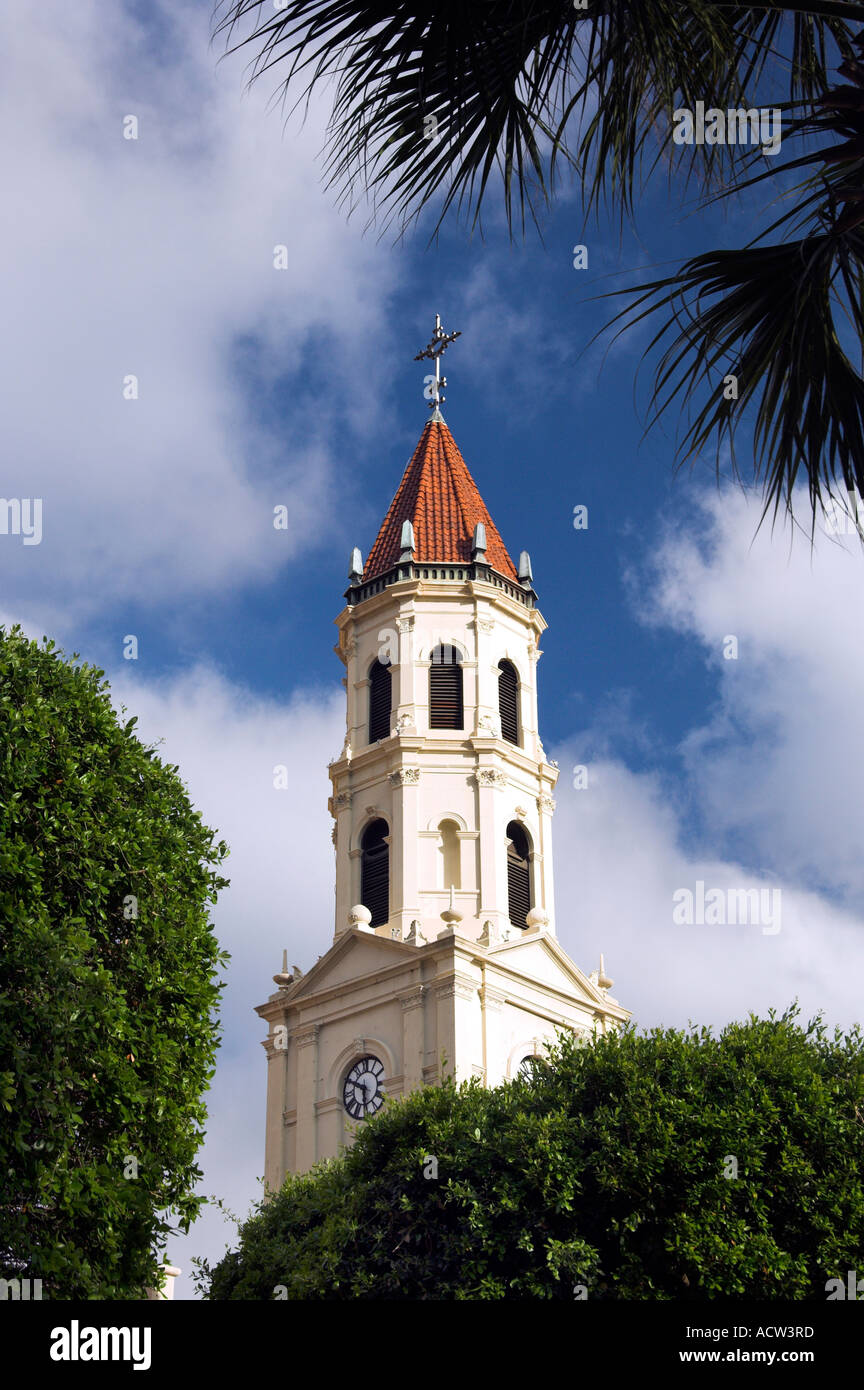 Il campanile della Cattedrale Basilica di Sant Agostino nel quartiere storico di St Augustine, Florida USA Foto Stock