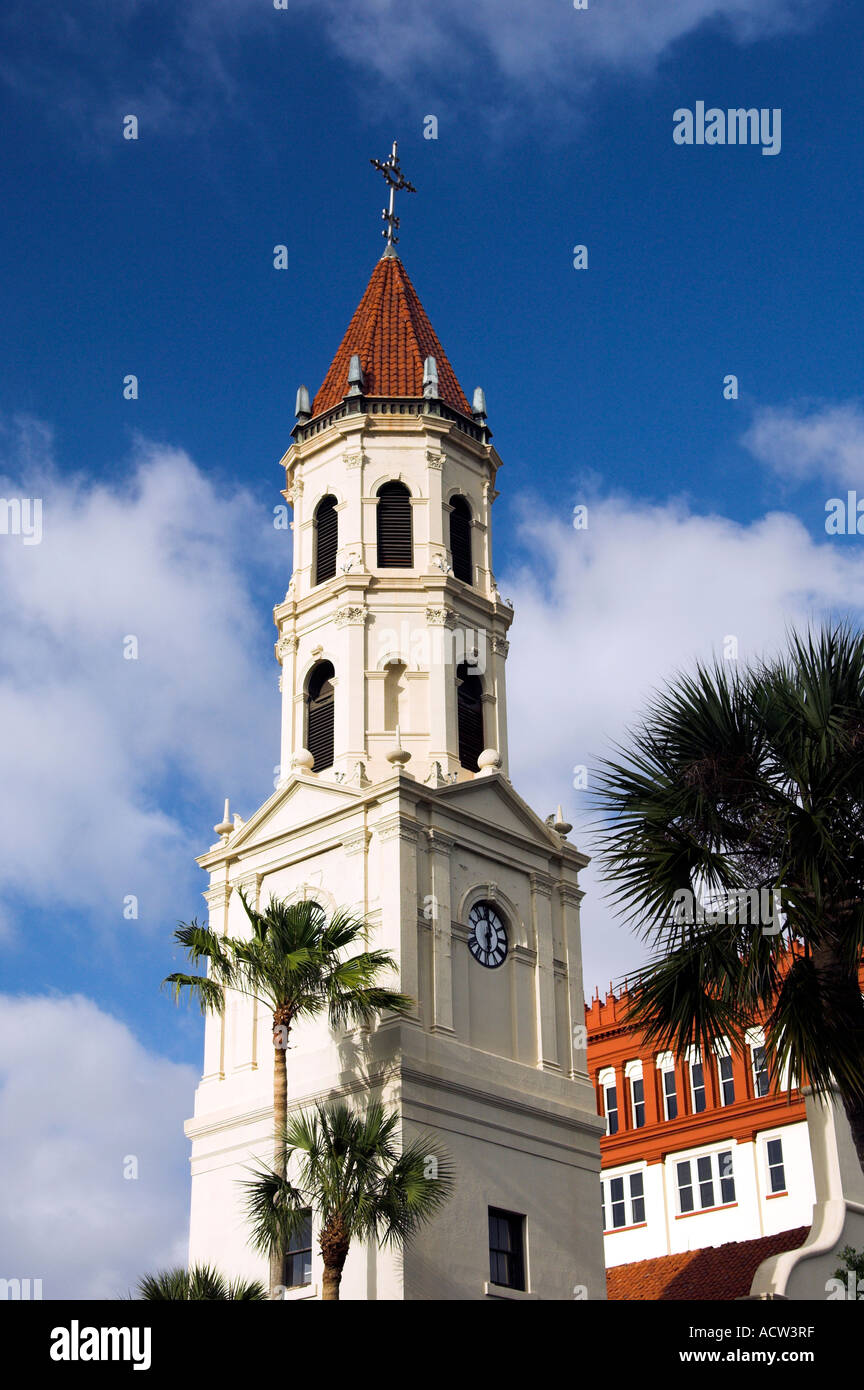 Il campanile della Cattedrale Basilica di Sant Agostino nel quartiere storico di St Augustine, Florida USA Foto Stock