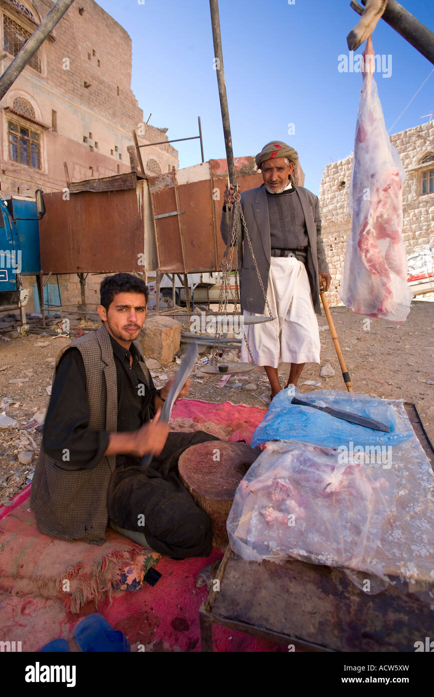 Il patrimonio zootecnico di pollo nel mercato Hababa Yemen Foto Stock