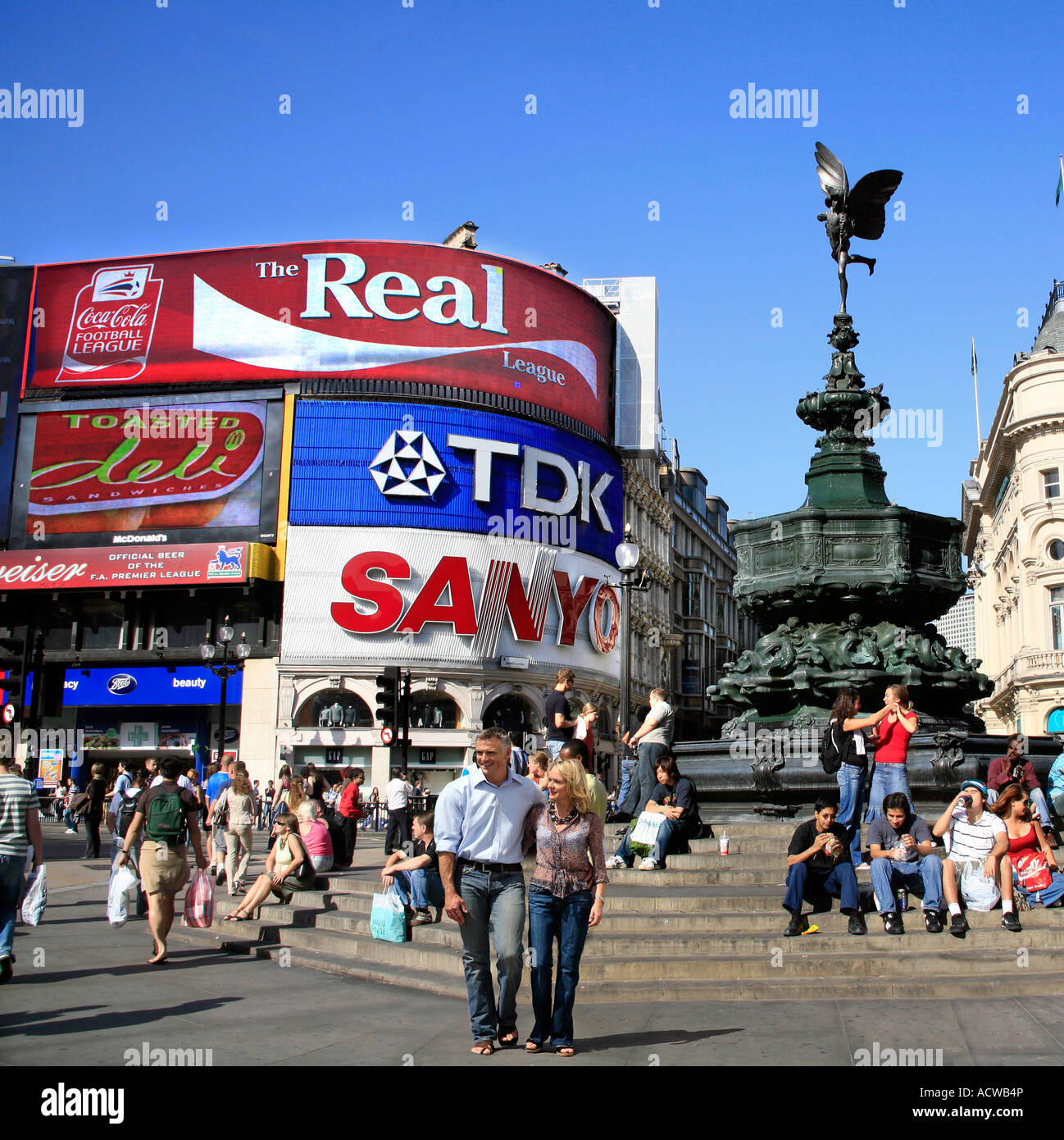 Piccadilly Circus nel centro di Londra Foto Stock