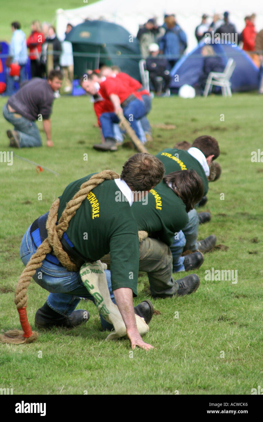 Rimorchiatore di guerra la concorrenza, Blair Atholl Giochi delle Highland, Blair Atholl, Perthshire Scozia Scotland Foto Stock