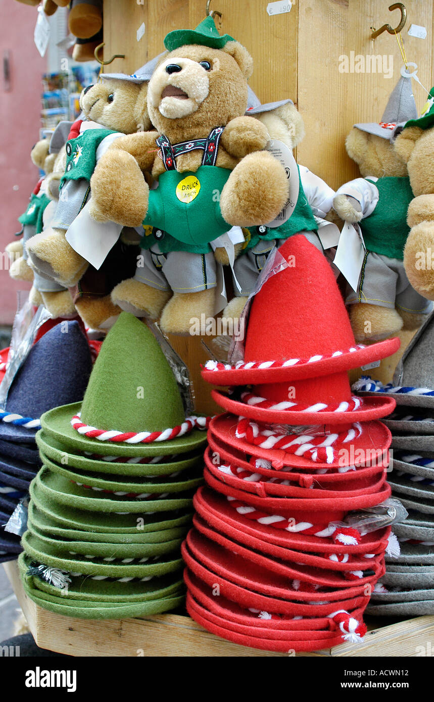 Tyrolean hats immagini e fotografie stock ad alta risoluzione - Alamy