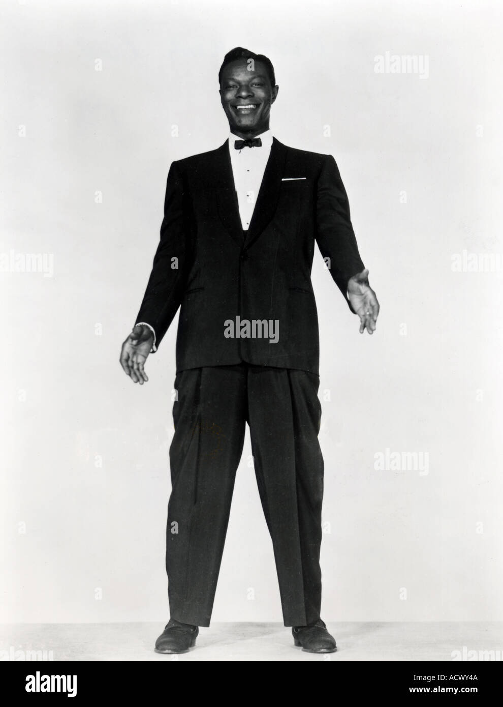 NAT KING COLE (1919-1965) cantante americana circa 1964 Foto Stock