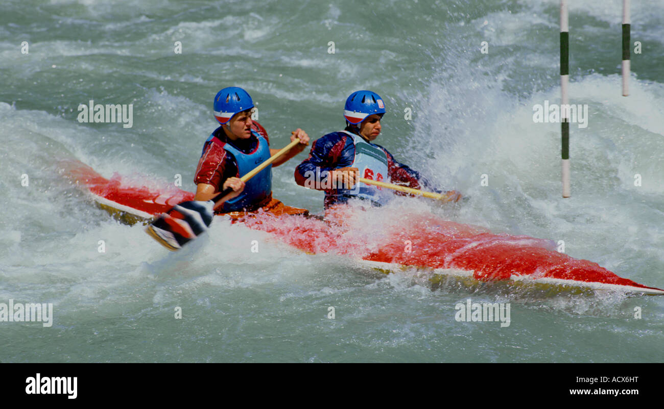 Canoa Slalom concorrenza sul torrente Noce .Valdisole. Foto Stock