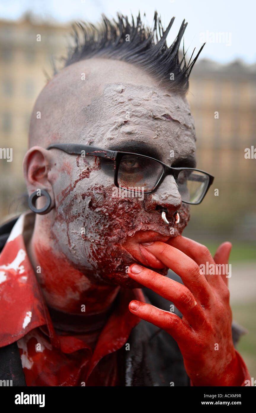 Uno zombie a piedi evento a Helsinki Foto Stock