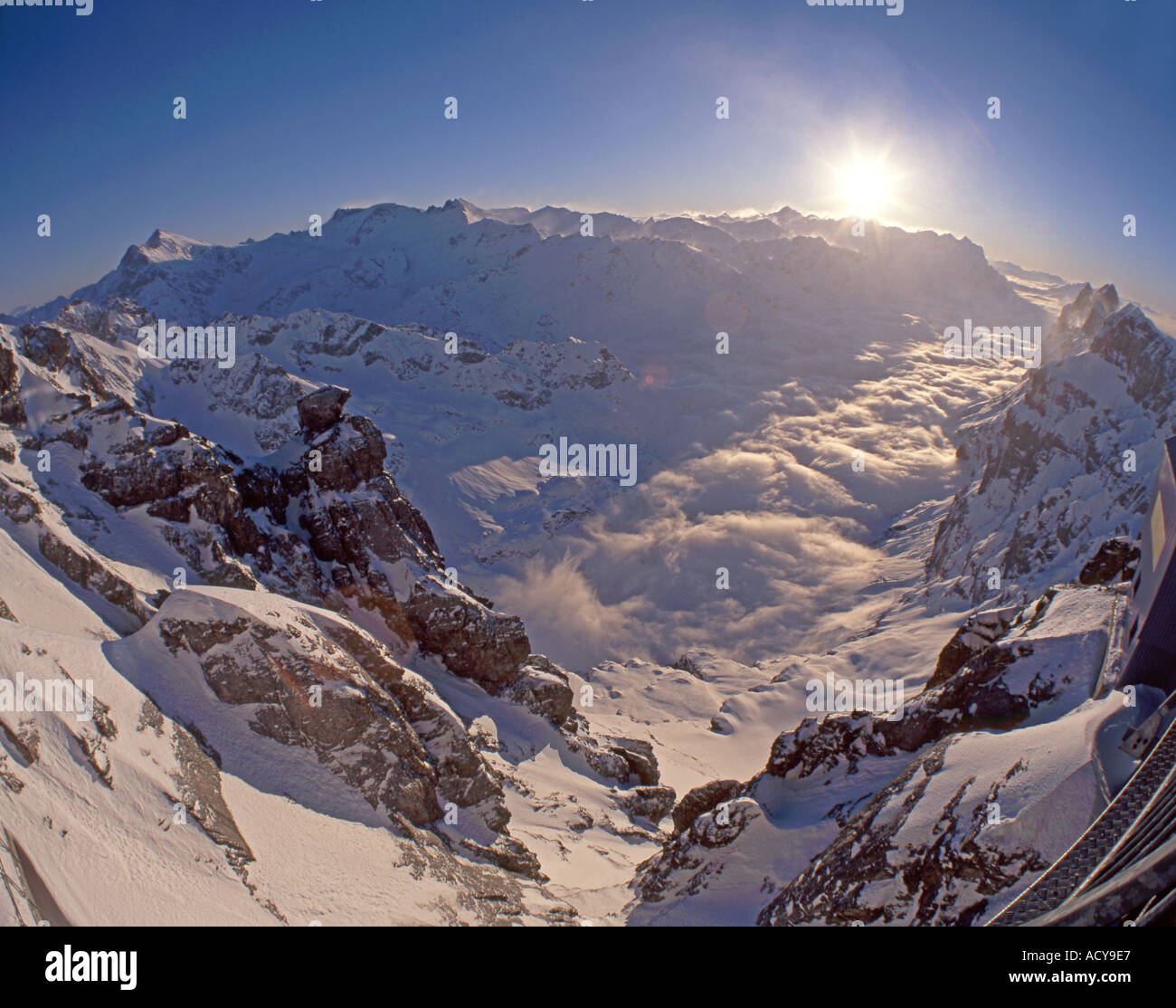 La Svizzera alpi svizzere Titlis canyon cielo blu Foto Stock