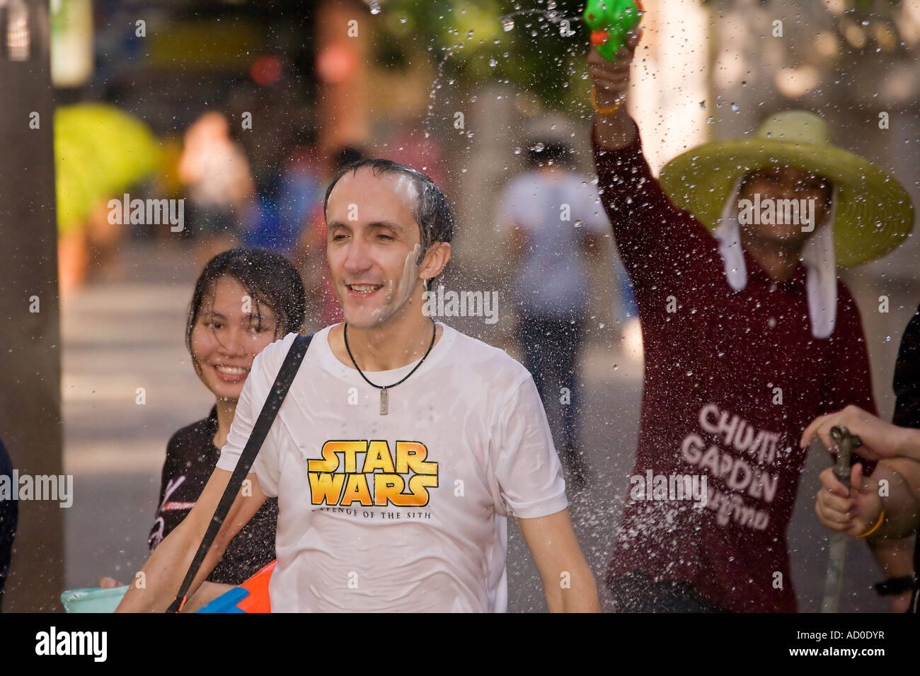 Acqua gettando Songkran festival Bangkok in Thailandia Foto Stock