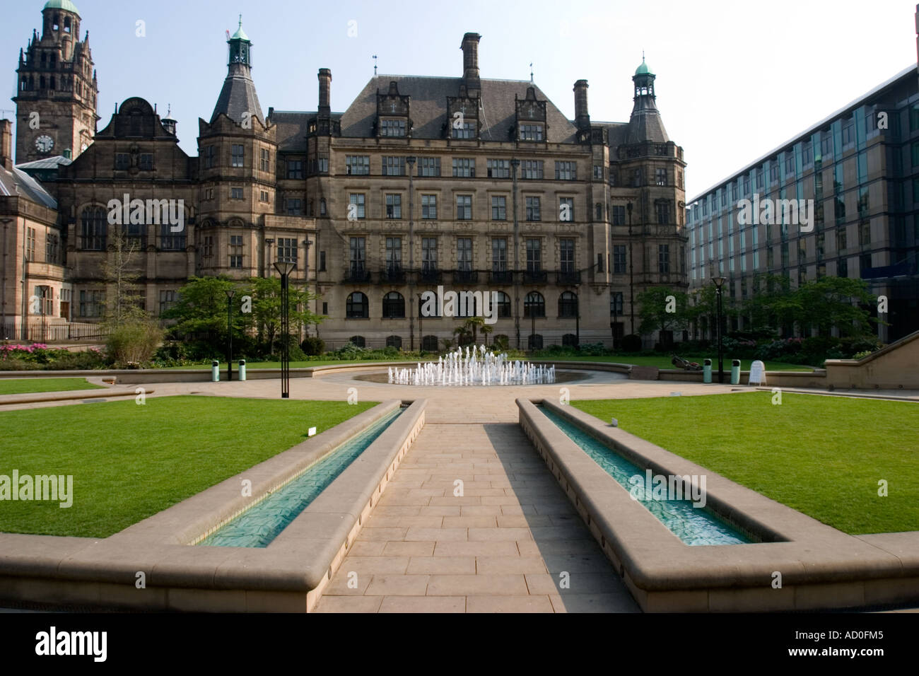 Sheffield Town Hall e Peace Gardens Foto Stock