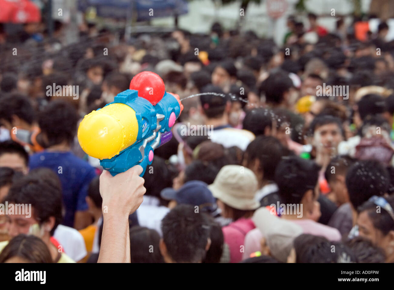 Acqua gettando Songkran festival Bangkok in Thailandia Foto Stock