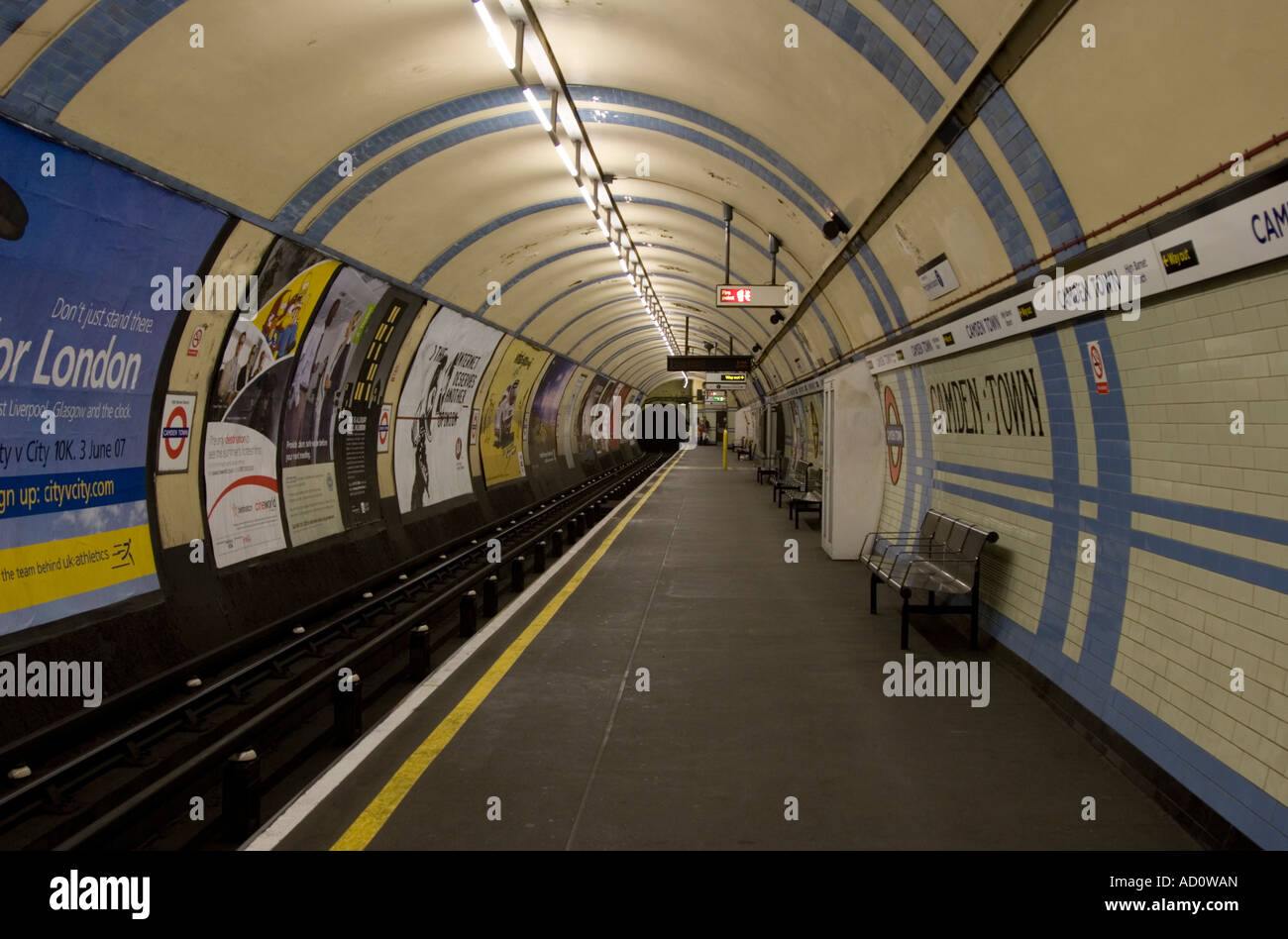 Stazione della metropolitana di Camden Town - linea nord - Londra (pre-aggiornamento Maggio 2007) Foto Stock