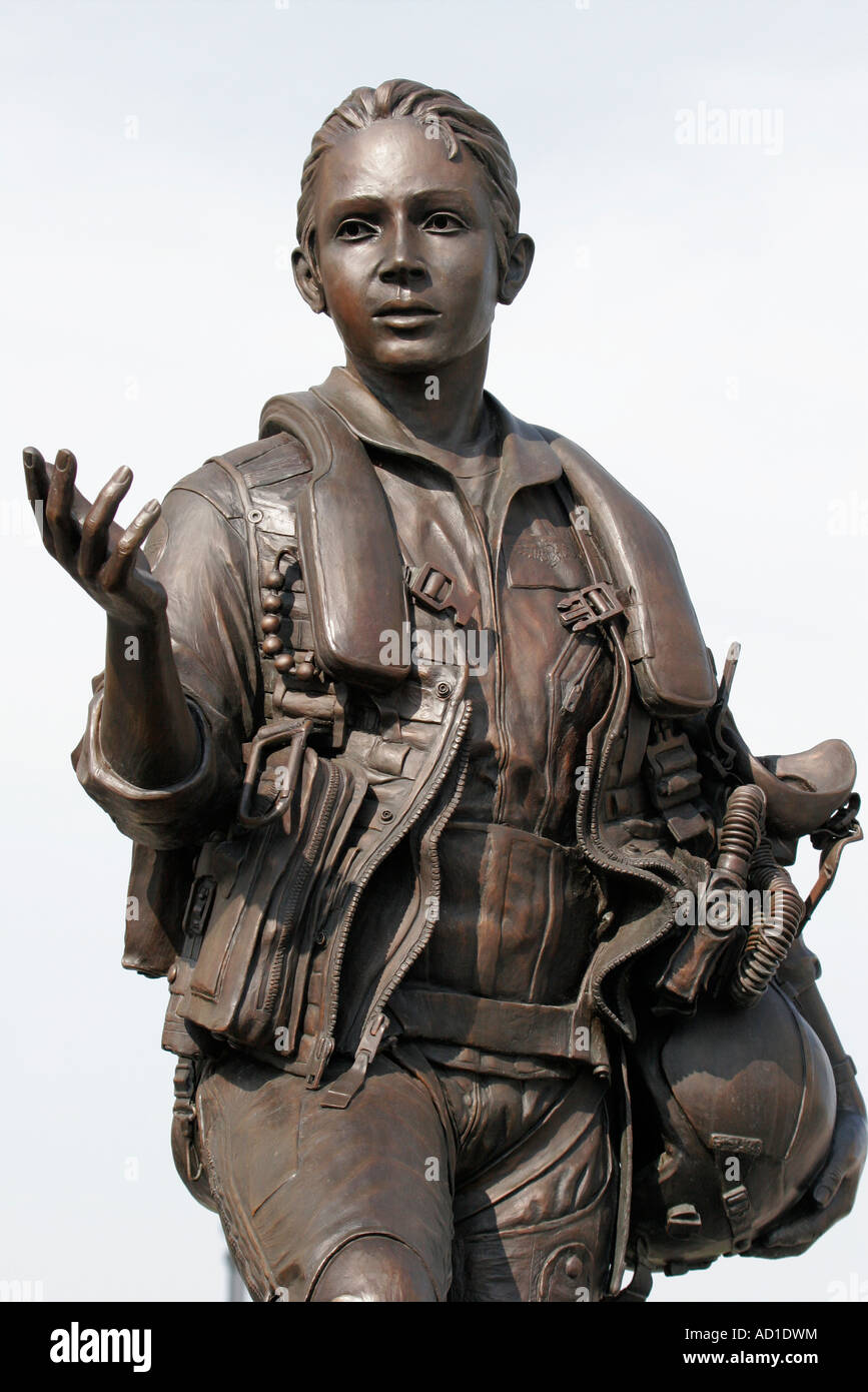 Virginia Beach, 24th Street Park, Naval Aviation Monument, donna donne, soldato, pilota militare, VA070611066 Foto Stock