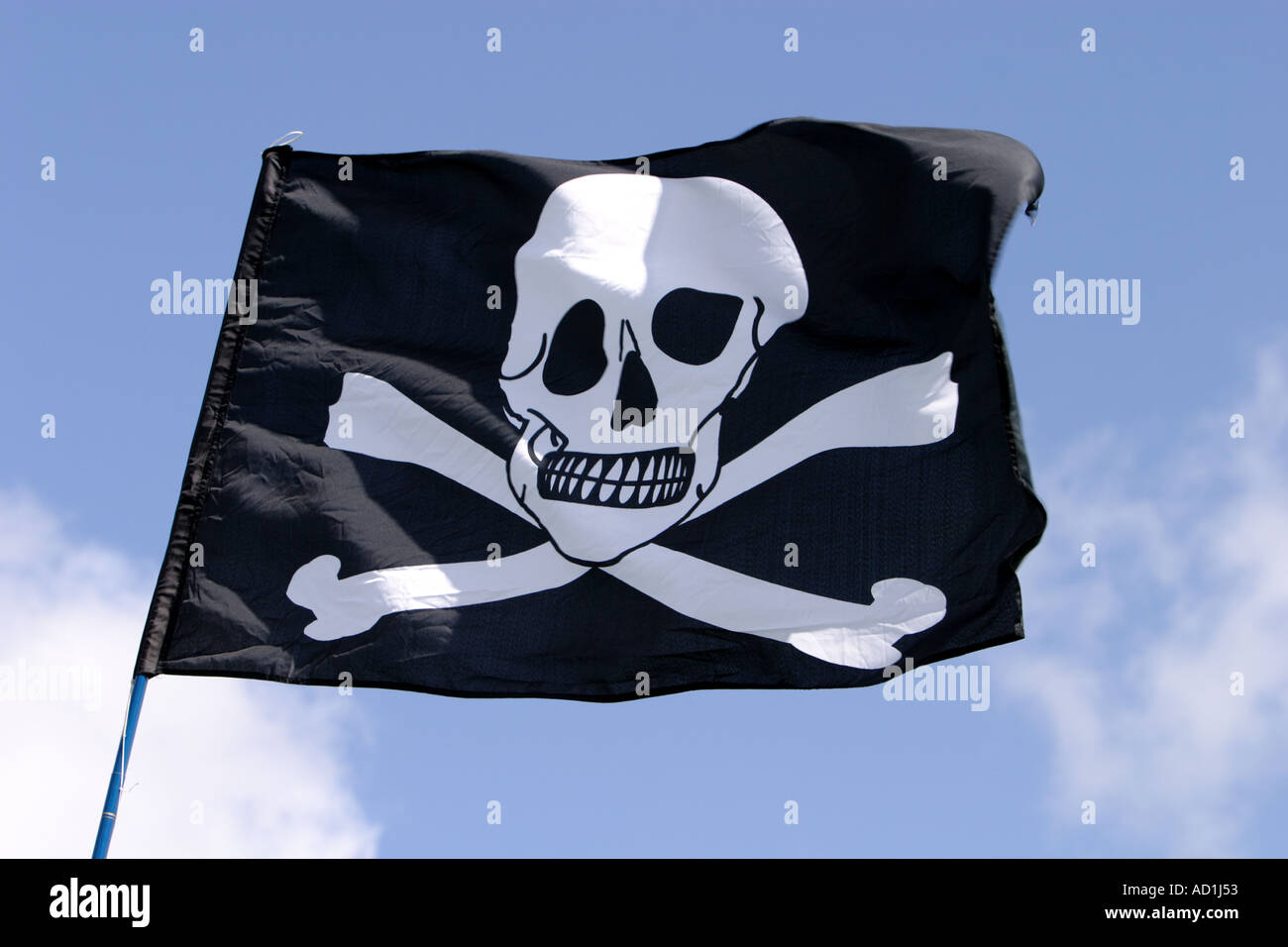 Toppa Ricamata Jolly Roger Con Teschio E Ossa Incrociate - Ferro Su Patch - Nuova *1771