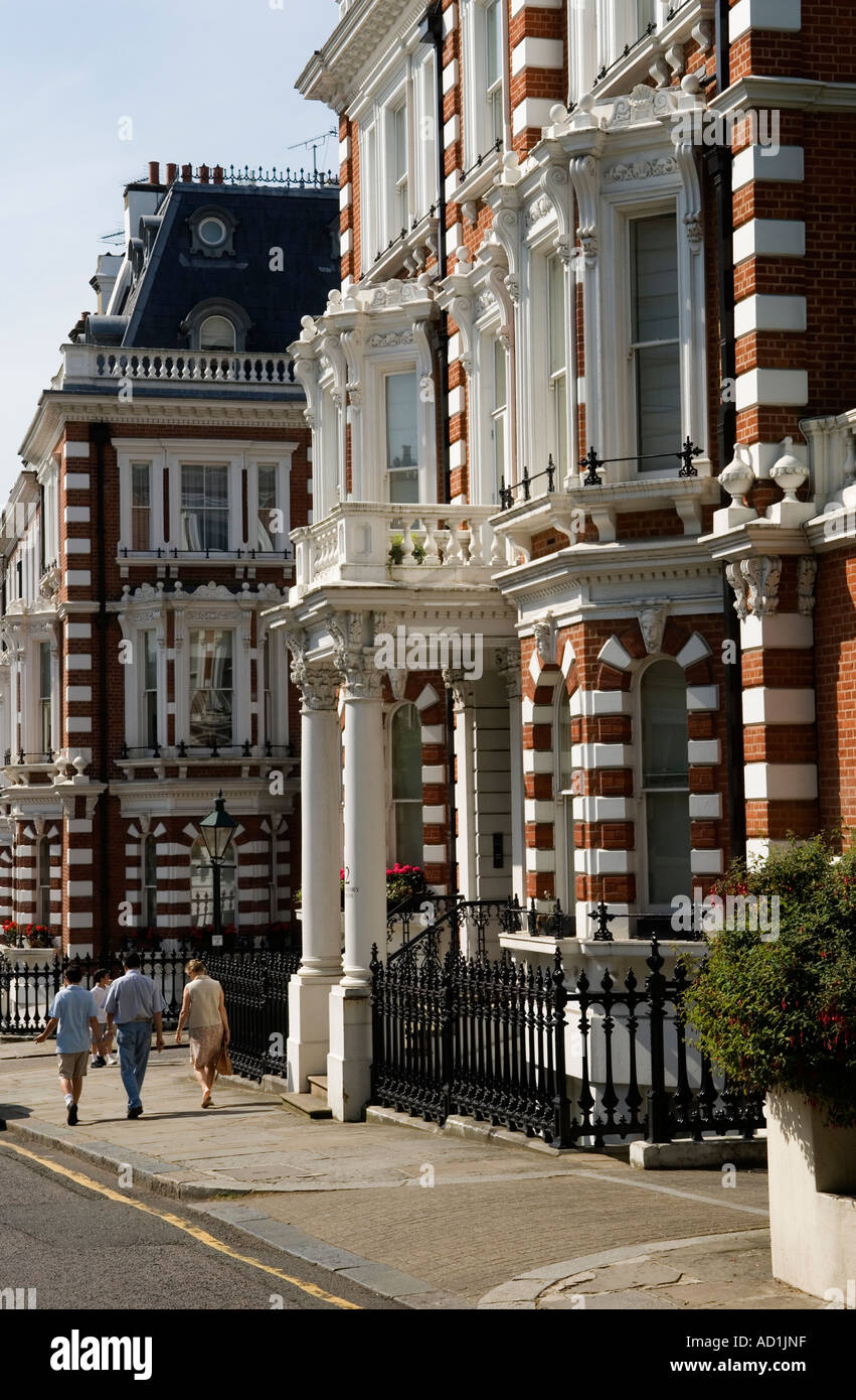 Hornton Street, Kensington, Londra W8. Il Royal Borough di Kensington e Chelsea, Inghilterra 2006 2000s UK HOMER SYKES Foto Stock