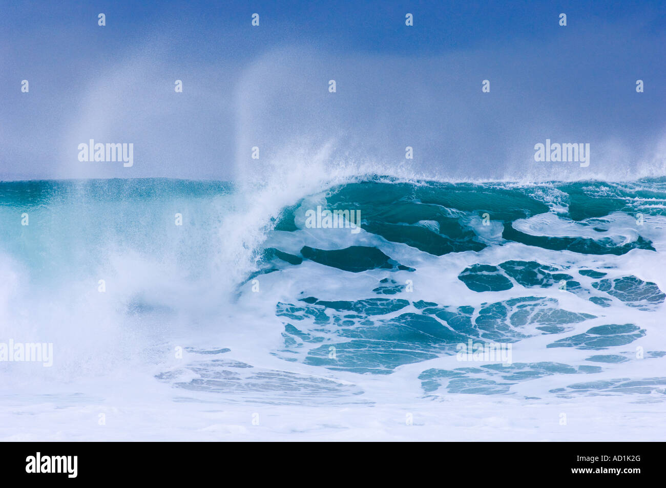 La laminazione delle onde nella baia di Saligo Islay Foto Stock