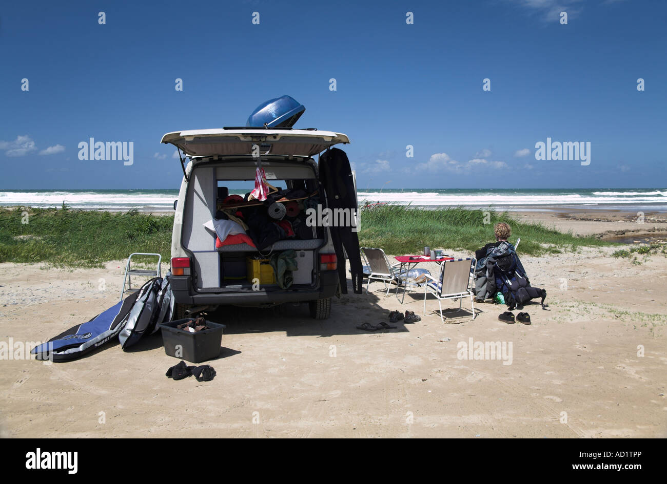 Surfer's van Cantabria Oyambre beach Spagna settentrionale costa spagnola Foto Stock