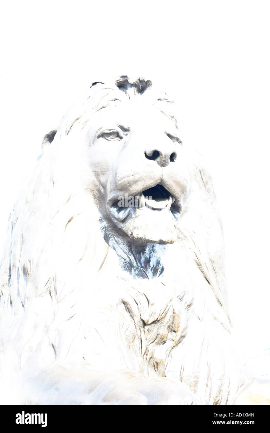 Trafalgar Square lion statua in sovraesposizione stilizzate. London, England, Regno Unito Foto Stock