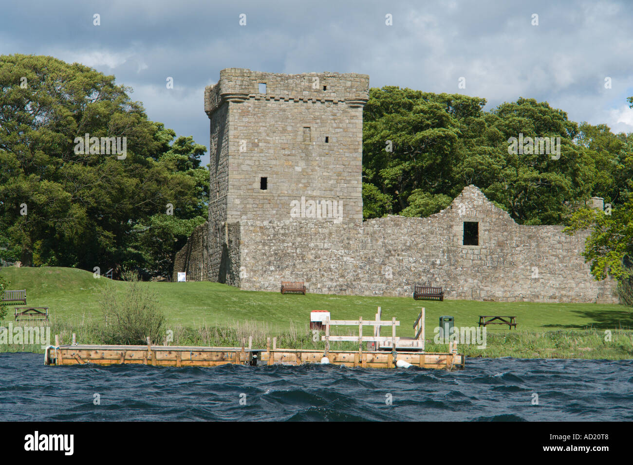 Loch Leven Castle Kinross Fife Scozia accessibile solo in barca l'atterraggio Foto Stock