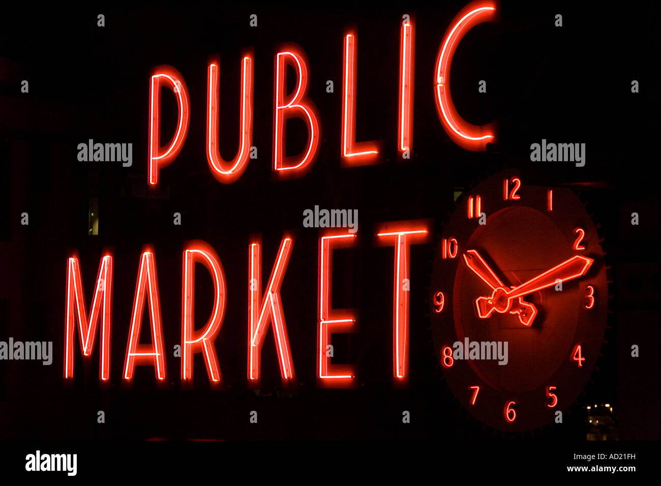 Insegna al neon presso il Mercato di Pike Place Market pubblica Seattle Washington STATI UNITI D'AMERICA Foto Stock