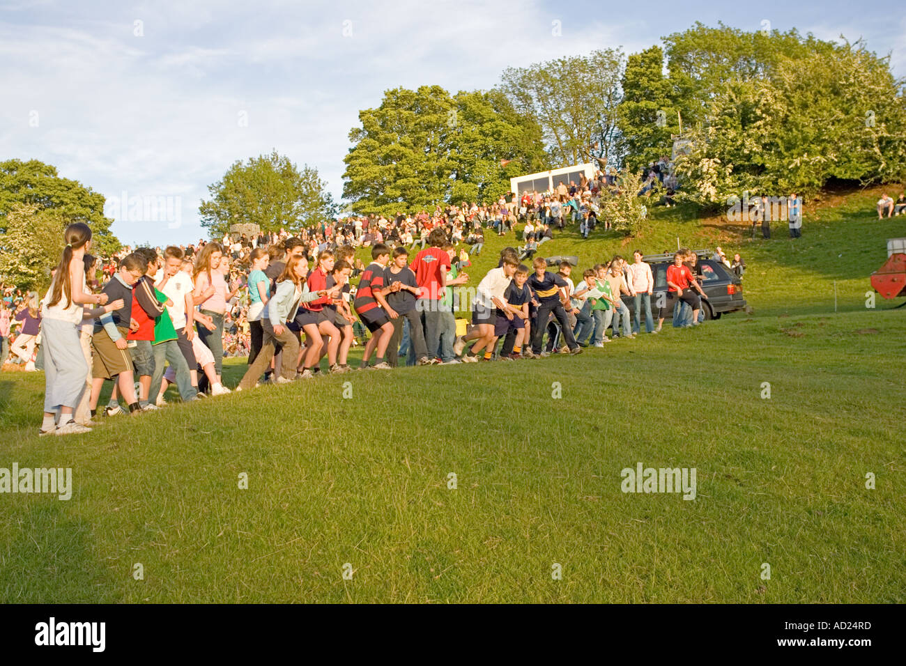 Inizio del circuito Junior gara a Cotswold Olimpicks Dovers Hill Cotswold REGNO UNITO Foto Stock