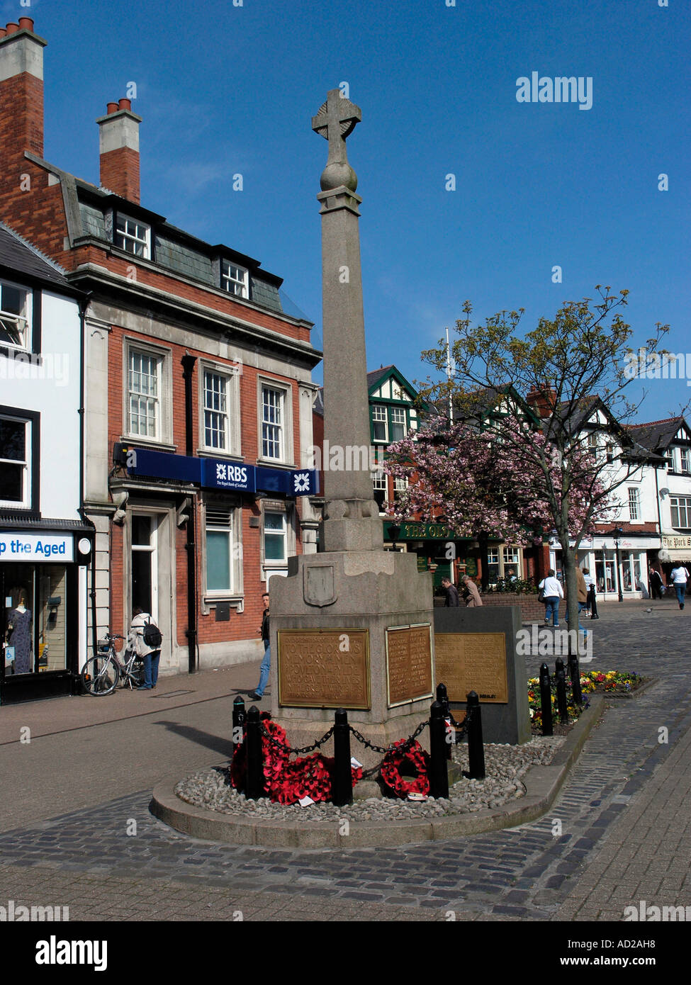 Monumento ai Caduti in Guerra in piazza del mercato Poulton le Fylde Foto Stock