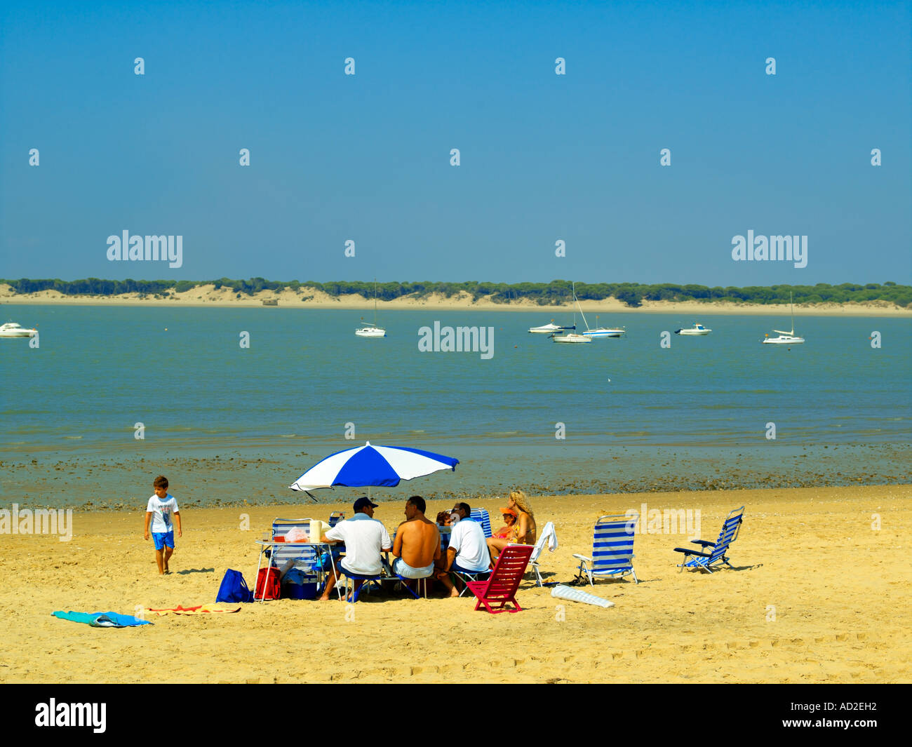 Una famiglia beach party a Sanlucar de Barrameda Foto Stock