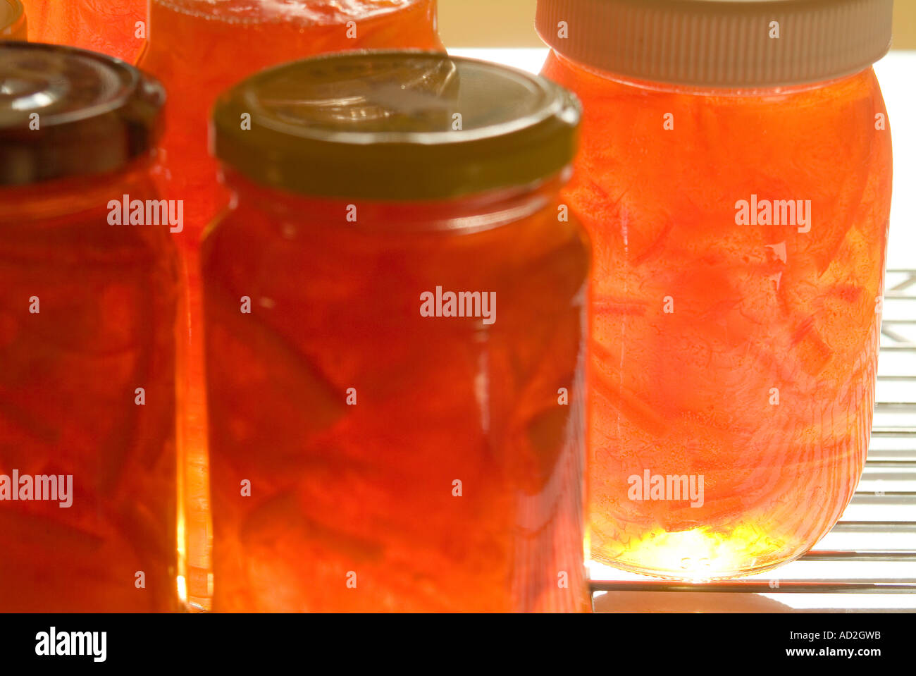 Vasetti di marmellata d'arancia di Siviglia fatta in casa Foto Stock