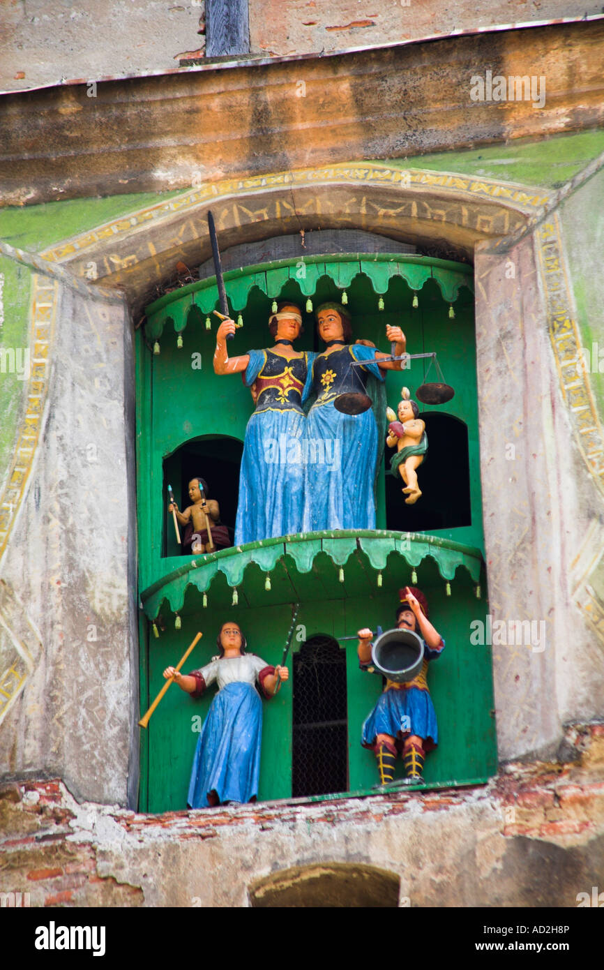 Le figure sulla torre dell'orologio, Turnul cu Ceas, Sighisoara, Transilvania, Romania Foto Stock