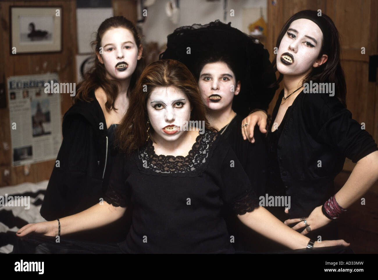 Ragazze vestite vampiri per Halloween Foto Stock