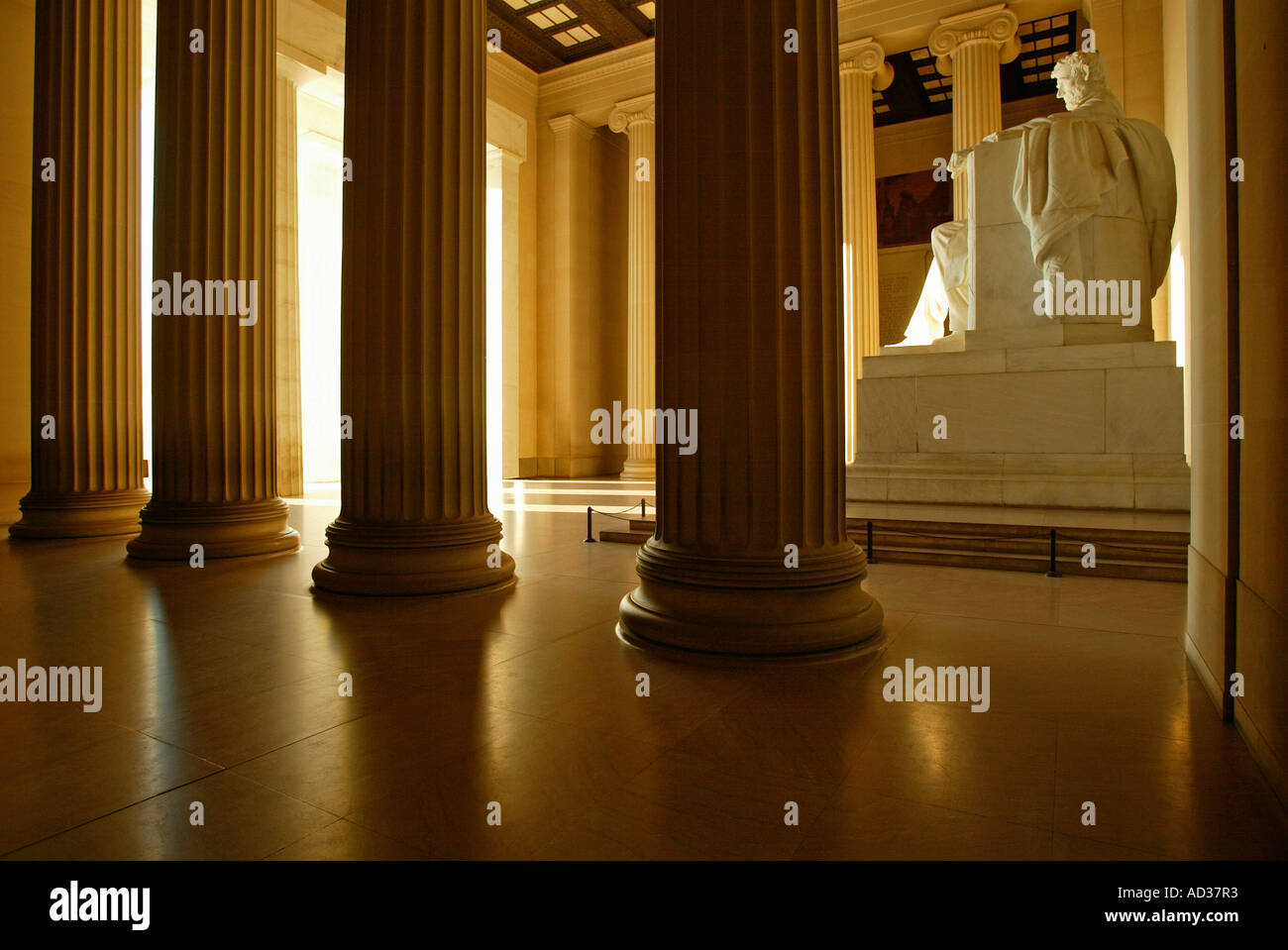 Statua di Abraham Lincoln nel Lincoln Memorial sul National Mall di Washington D.C., USA. Foto Stock