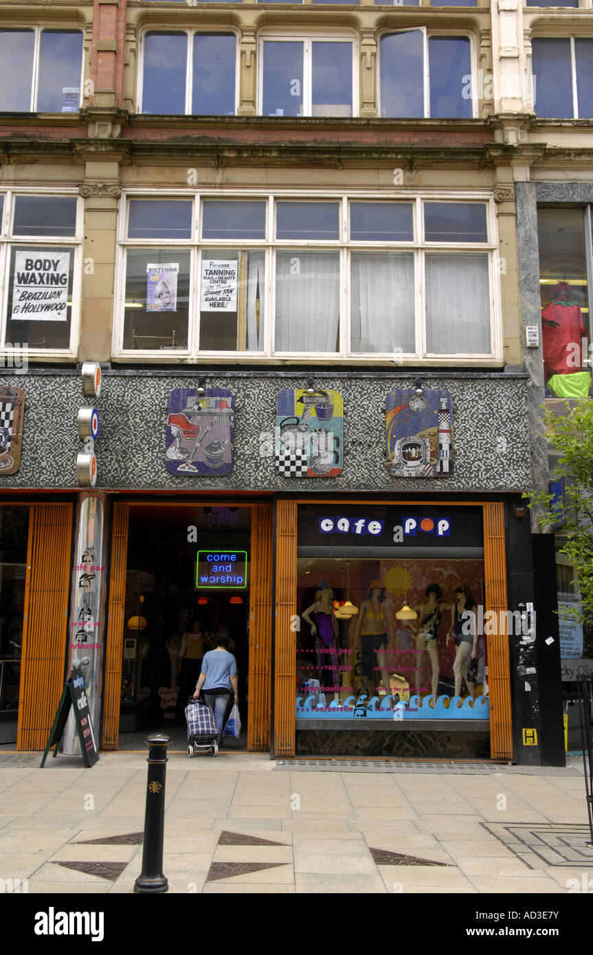 Cafe pop facciata oldham street northern quarter Manchester centro città Viaggi turismo editoriale del Regno Unito Regno Unito England Inglese Foto Stock