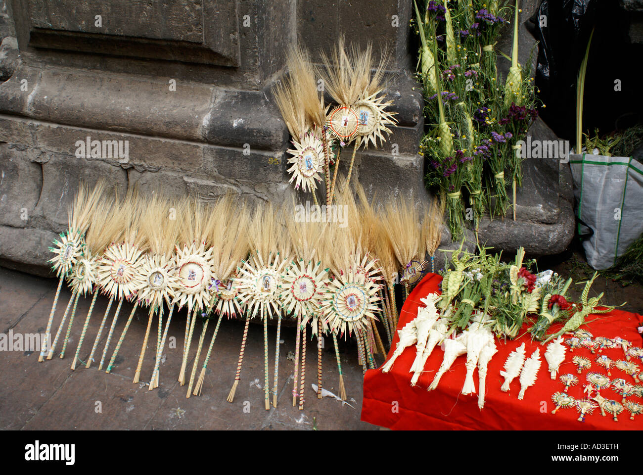 Domenica delle Palme attraversa per la vendita durante la Semana Santa, Città del Messico Foto Stock