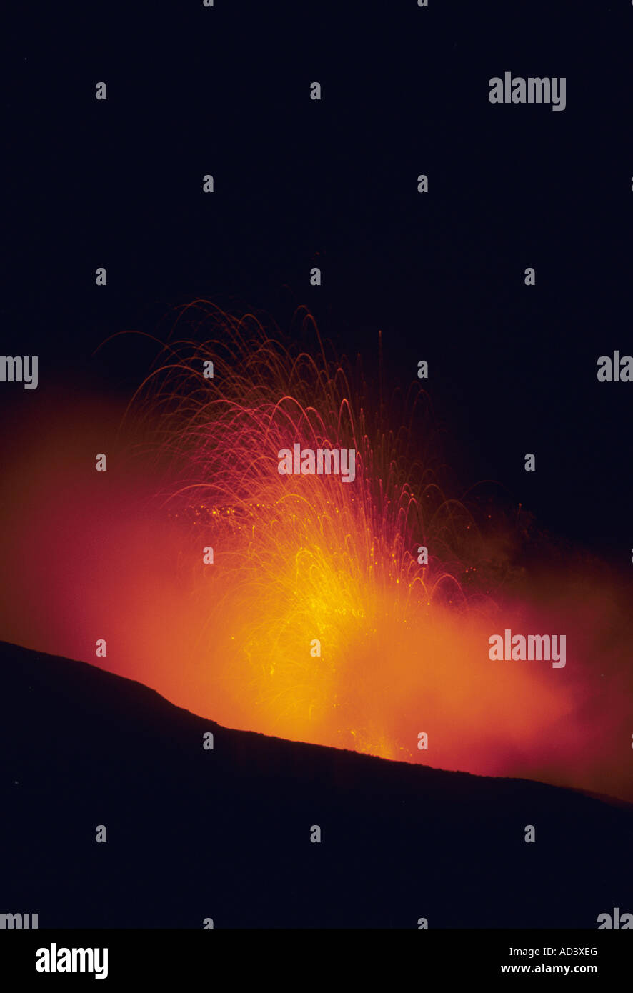 Eruzione vulcanica del vulcano di Stromboli Isole Eolie o Lipari Foto Stock