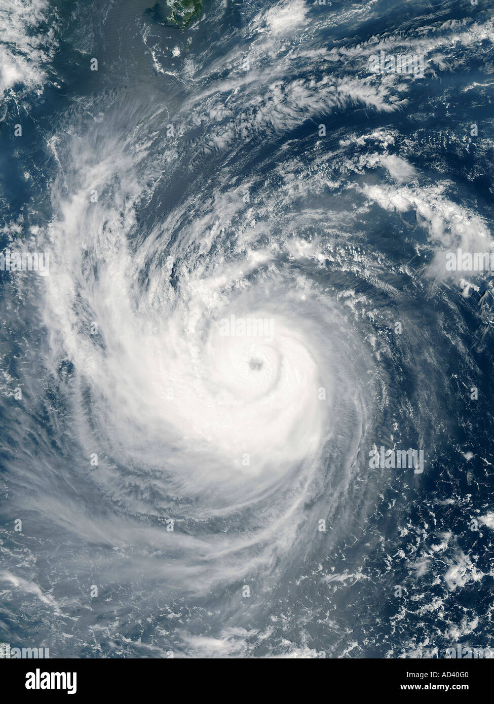 29 agosto 2005 - Il tifone Taim avvicinando Taiwan Foto Stock