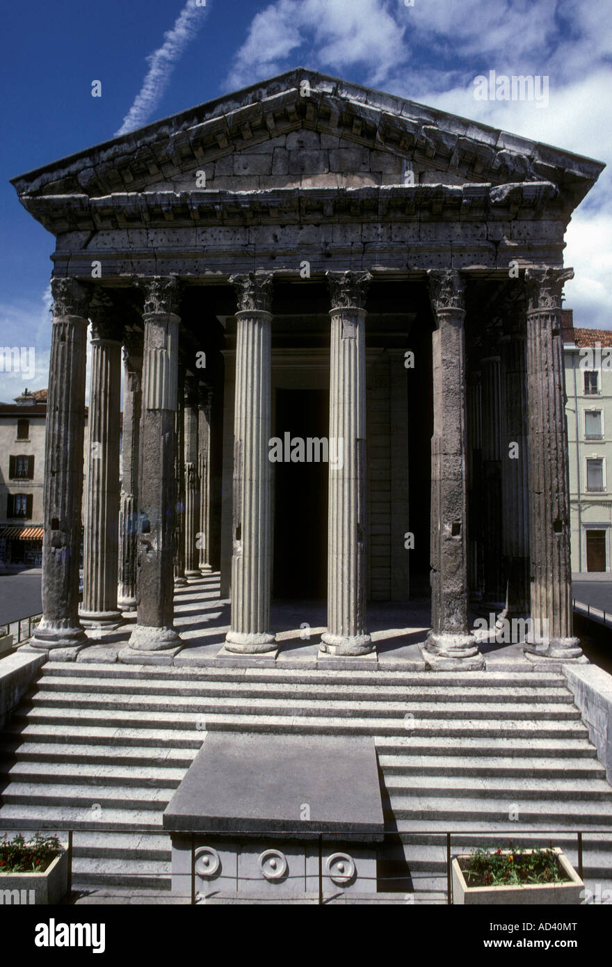 Il tempio di Augusto e Livia, Templum Augosto et Livie, Rue des Clercs, Place du Palais, Vienne, Rhone-Alpes, Francia, Europa Foto Stock