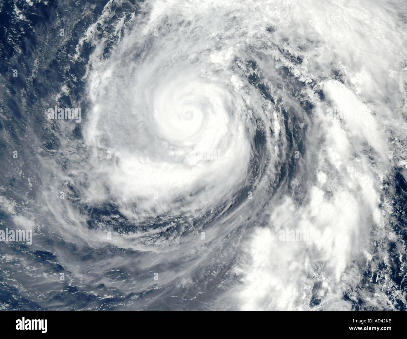 Typhoon Phanfone a nord delle Isole Marianne, Oceano Pacifico, immagine satellitare Foto Stock